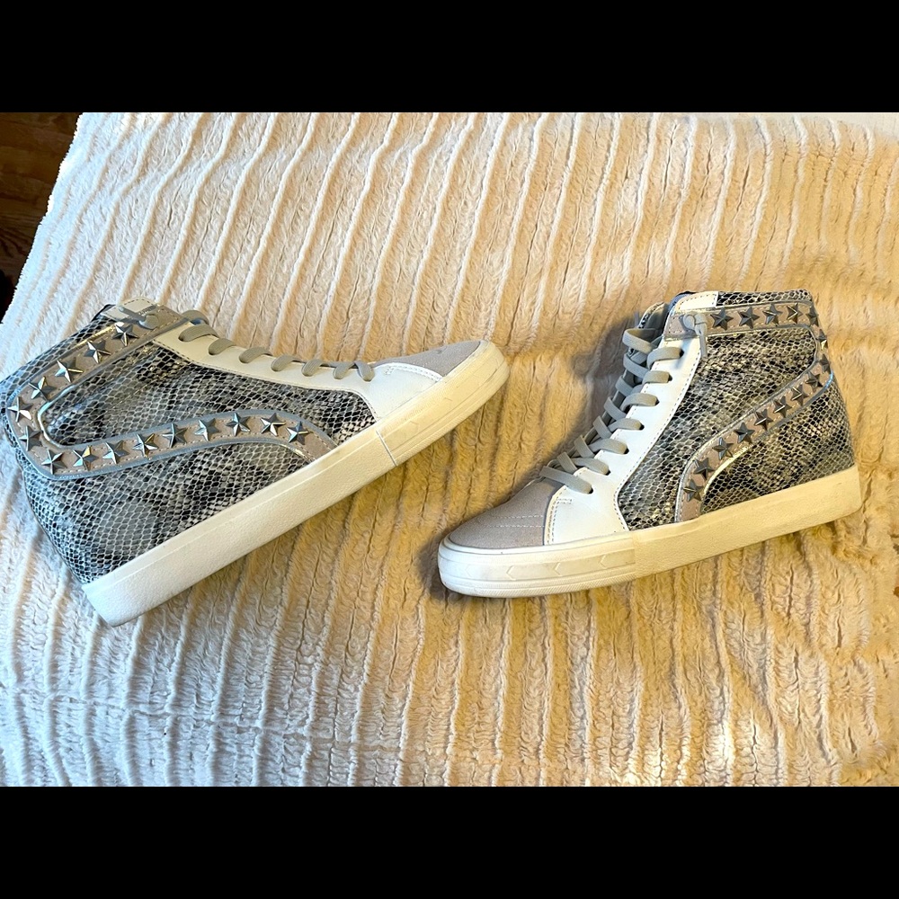 NWOT Vintage Havana Sneakers